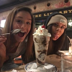 Meet your Posher, Lindsey